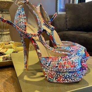 Thalia Sodi heels